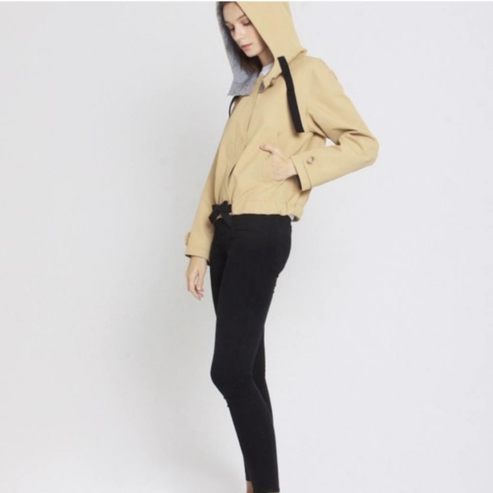 All:row women's cropped nylon hooded jacket. Women's size small.